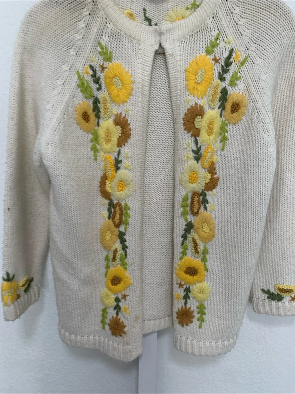 Vintage Cream Floral Embroidered Open Front Cardigan Sweater - Picture 4 of 9